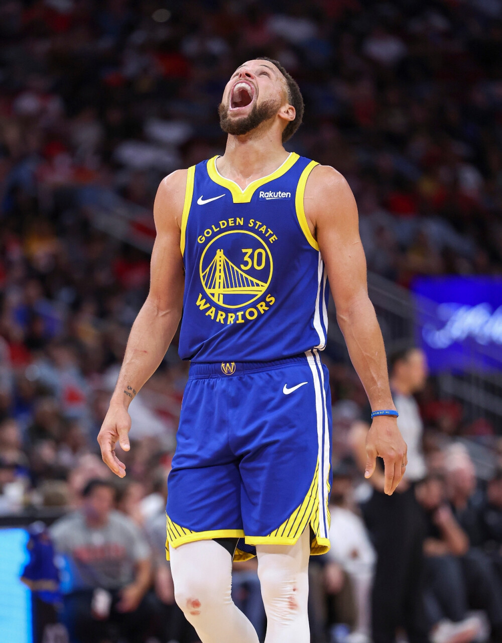 转会市场中 转会市场中